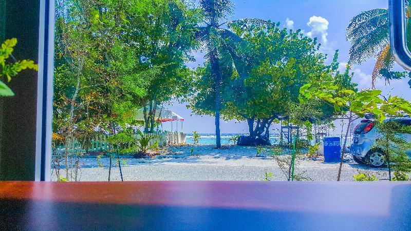 Seasunbeach Hotel Maldives Hulhumale Exterior foto